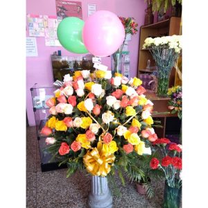 Cesto con 90 Rosas Importadas